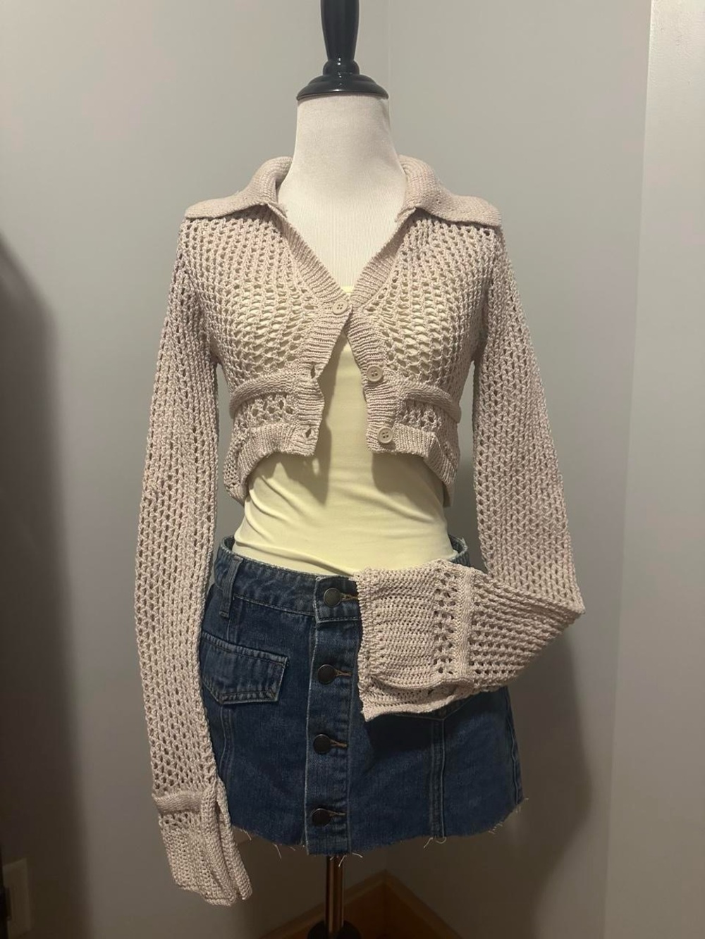 PrettyLittleThing Beige Cropped Knit Cardigan